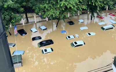 Xe ô tô bị ngập nước - Sửa được hay phải bỏ?